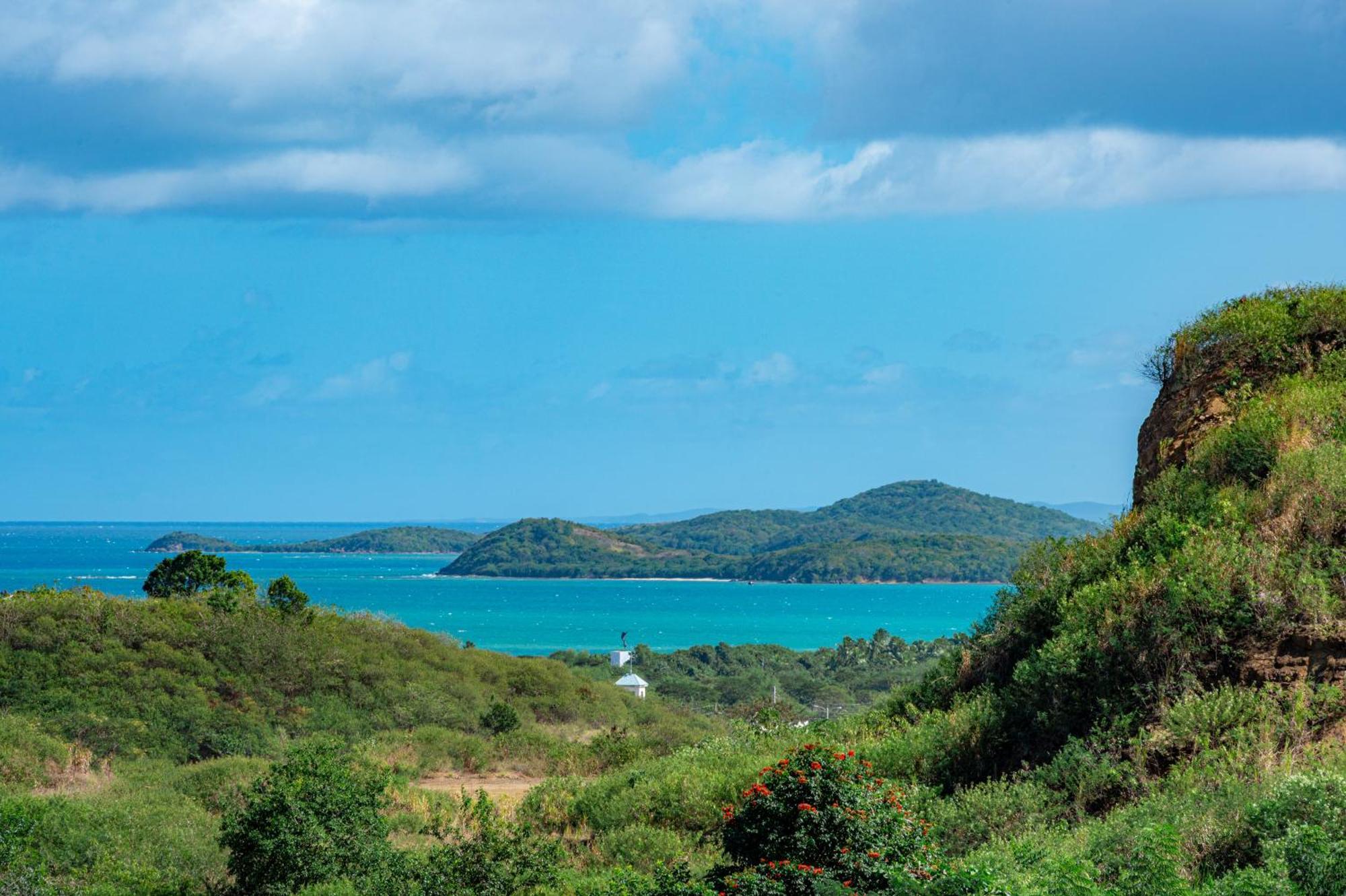 Ocean & Mountains View, Marina, Ferry, Vista Mar, Costa Esmeralda Ceiba Bagian luar foto