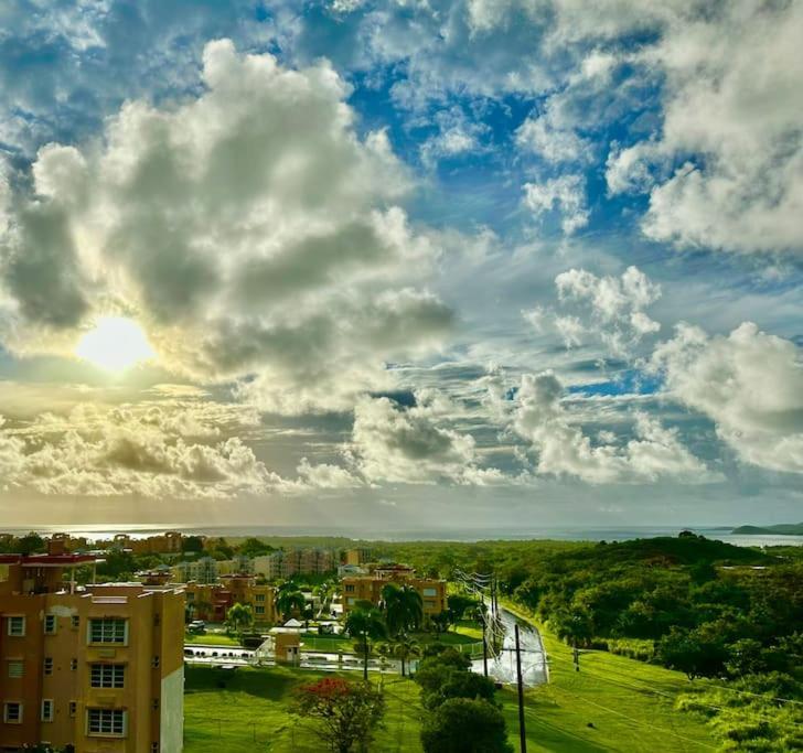 Ocean & Mountains View, Marina, Ferry, Vista Mar, Costa Esmeralda Ceiba Bagian luar foto